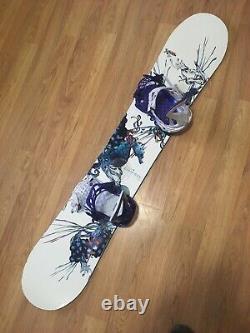 Arbor Poparazzi 153 Snowboard With Rossignol Voodoo Bindings (or $225 Without)