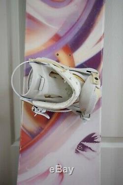 Awesome Women Snowboard Size 132 CM With Small Bindings