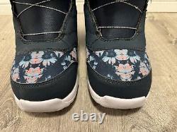 Burton Women's Mint Boa Snowboard Boots Floral Navy Blue Size 9 US / EUR 41