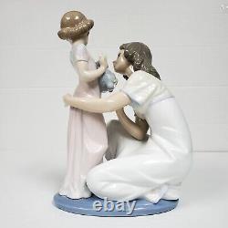 LLADRO 5989 A MOTHER'S TOUCH PORCELAIN FIGURINE Mint Condition No Box HTF