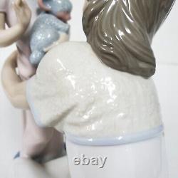 LLADRO 5989 A MOTHER'S TOUCH PORCELAIN FIGURINE Mint Condition No Box HTF