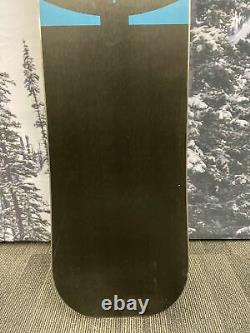 USED Never Summer Infinity 142cm 19/20 Women's Snowboard