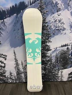 USED Never Summer Infinity 149cm 20/21 Women's Snowboard
