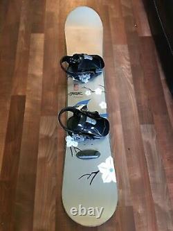 Women's Burton Snowboard With Burton Bindings 138cm (Ride Solace Series)