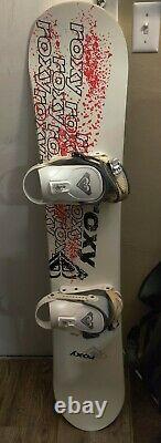 Womens ROXY 143cm snowboard withbindings New other