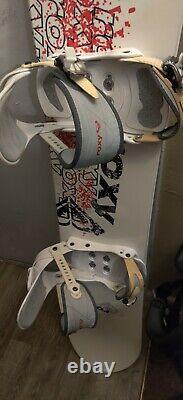 Womens ROXY 143cm snowboard withbindings New other